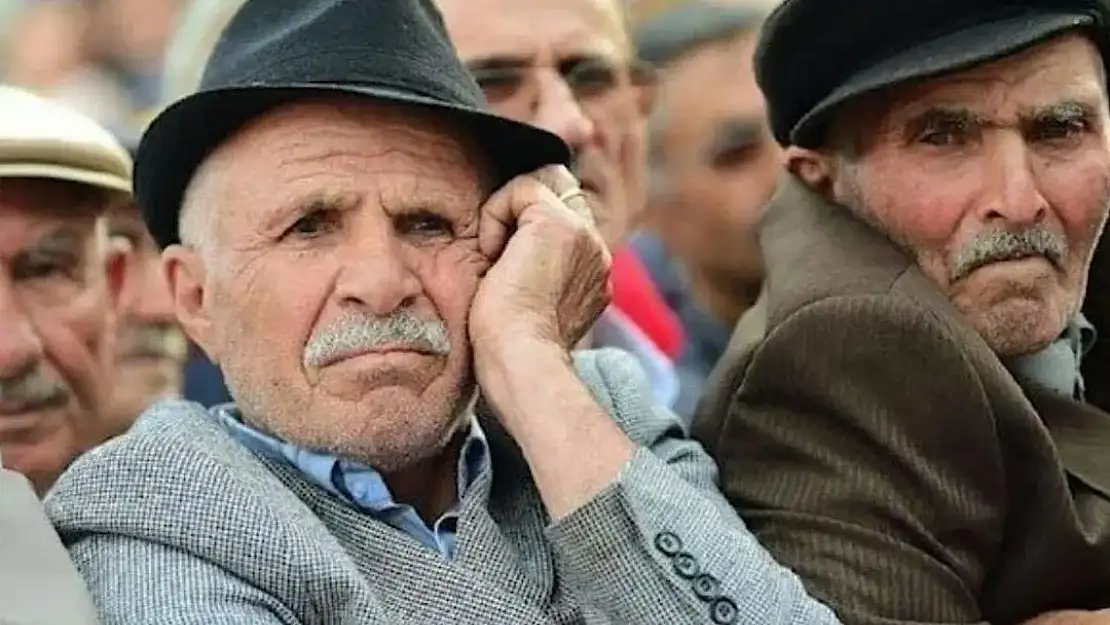 Milyonlarca emekli dört gözle bekliyor: En düşük emekli maaşı bugün belli oluyor