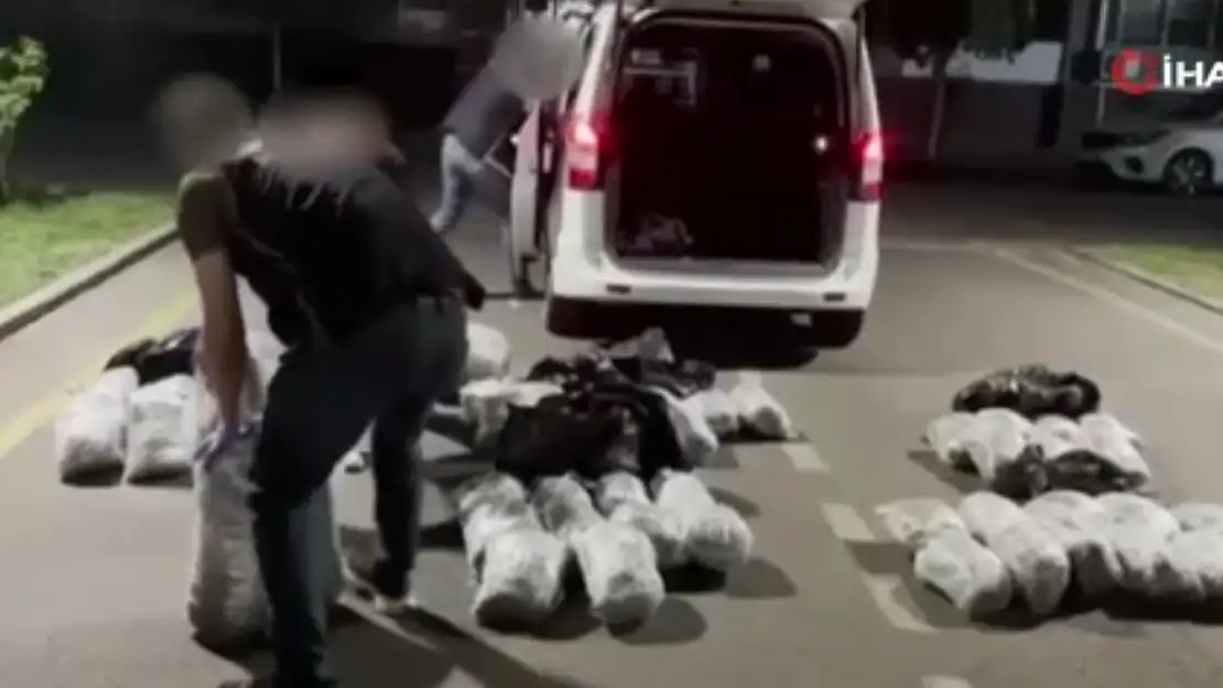 Zehir tacirlerine Narkoçelik-27 darbesi: 1 ton 700 kg uyuşturucu madde ele geçirildi