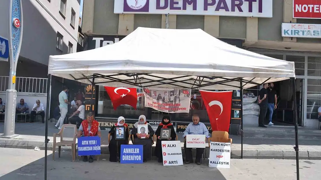 Muşlu anneler evlat nöbetine devam ediyor
