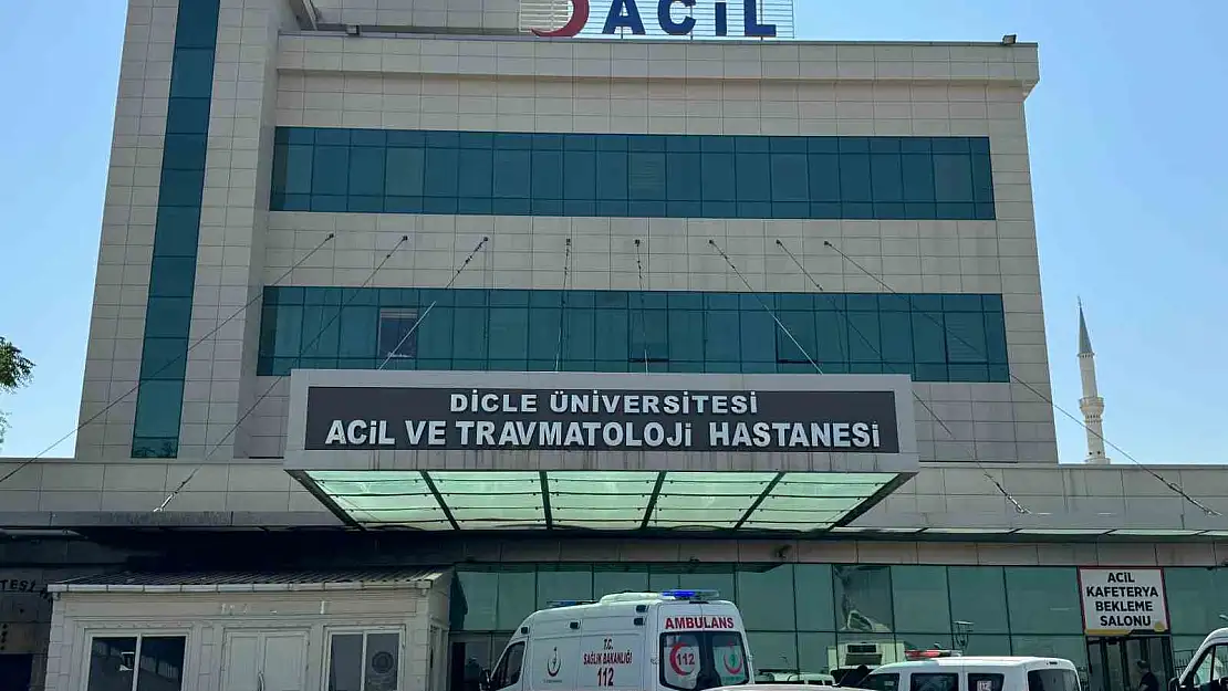 Dİyarbakır Dicle Üniversitesi Hastanesi'nde 74 kişi zehirlendi