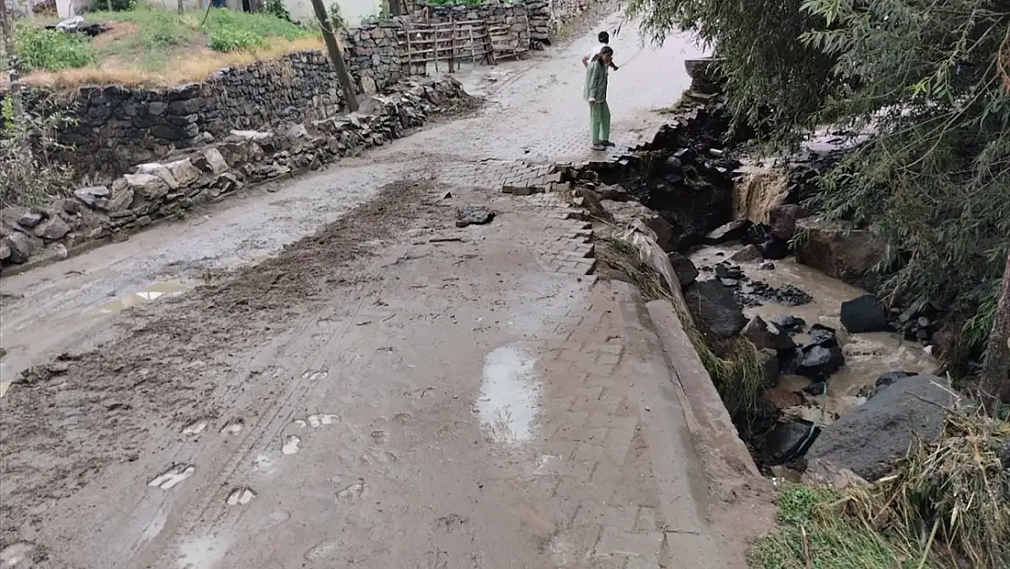 Kars'ta sel, 6 köyü vurdu