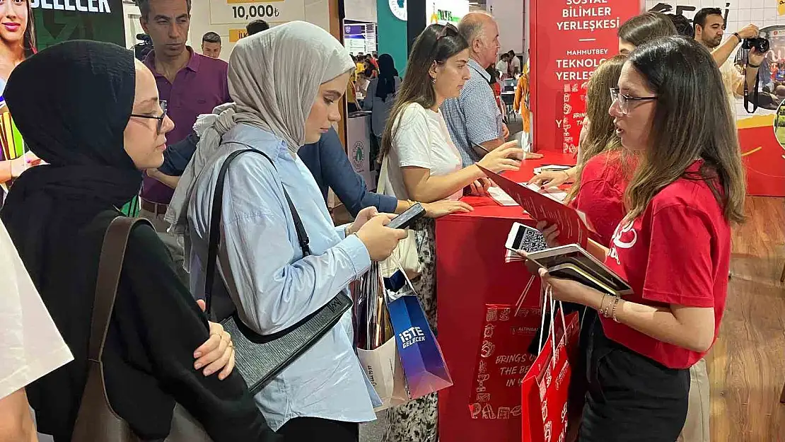 Üniversitelerde düşen kontenjanlara ve kapatılan ikinci öğretim programlarına dikkat