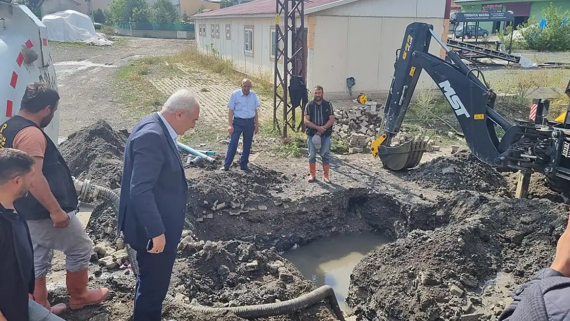 Eleşkirt'te içme suyu şebekesi arızalandı