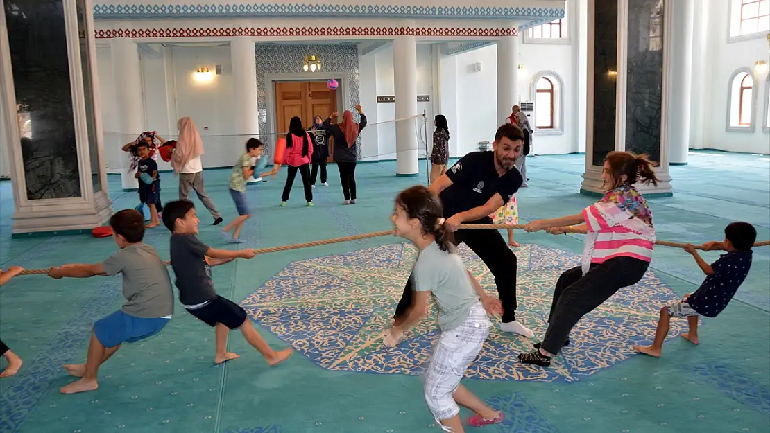Muş'ta Kur'an kursundaki çocuklar doyasıya eğlendi