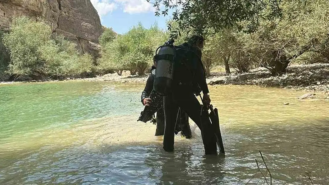 Van'da suya girdikten sonra boğulma tehlikesi geçiren kız çocuğu hastaneye kaldırıldı
