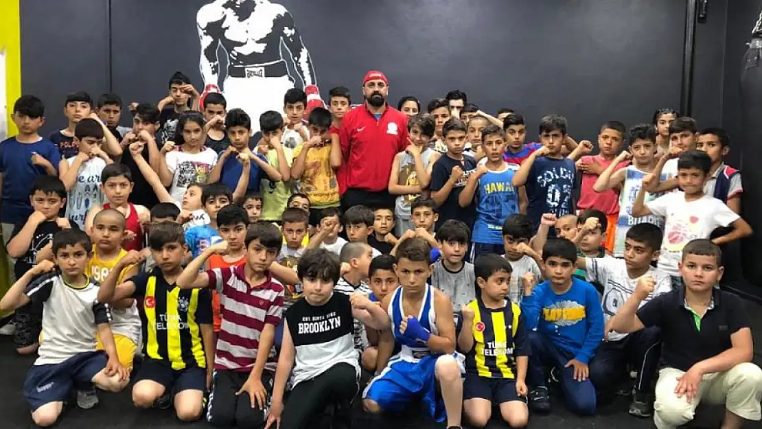 Ağrı'da geleceğin boksörleri yetişiyor