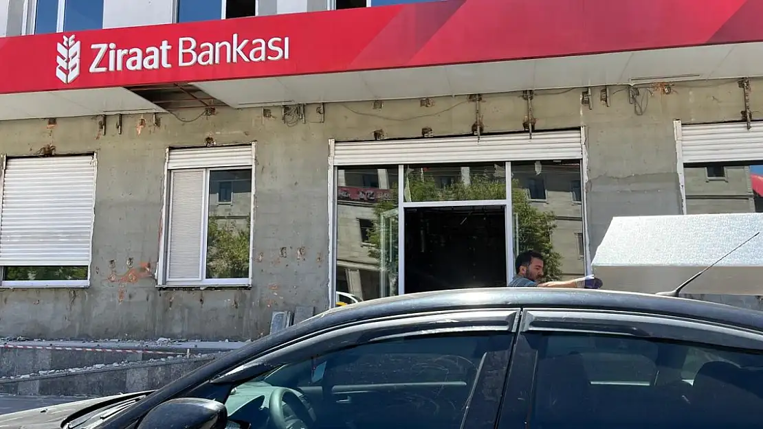Ağrı Ziraat Bankası tadilata girdi
