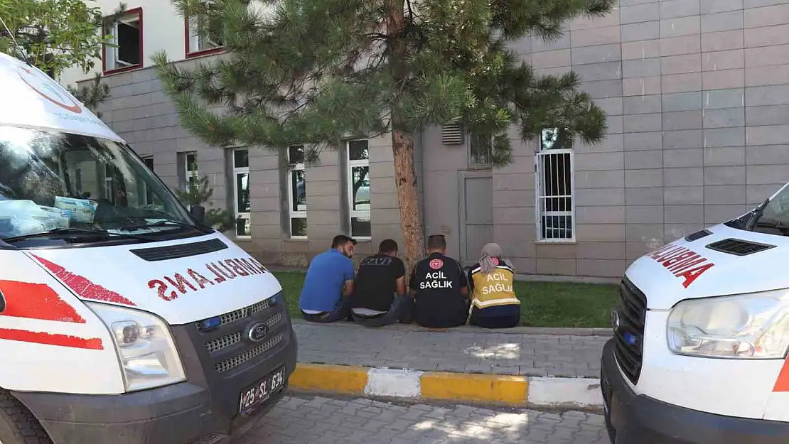 Erzurum'daki ambulans kazası yakınlarını hüzne boğdu