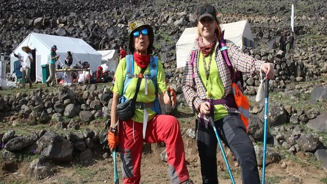 Kadınlar Ağrı Dağı'na zirve yaptı