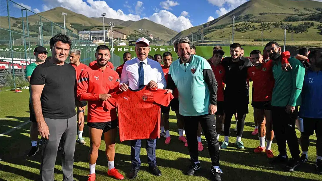 Erzurum sezona hazırlanan 15 futbol takımını ağırladı