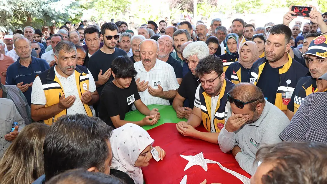 Erzurum feci kazada ölen 112 çalışanlarına ağladı