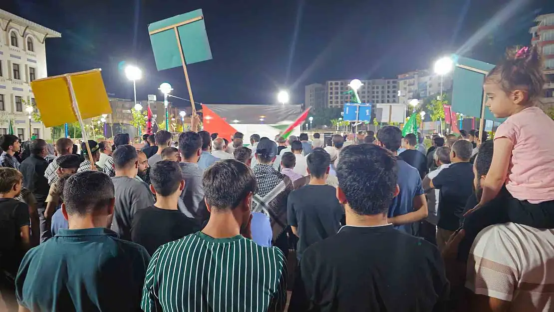 Muş'ta yüzlerce kişi Haniye için yürüdü