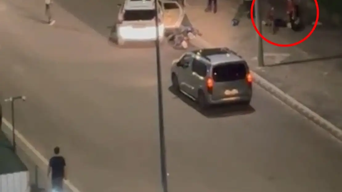 Diyarbakır'da bir şahıs motosikletli ve yanındaki genç kıza dehşeti yaşattı