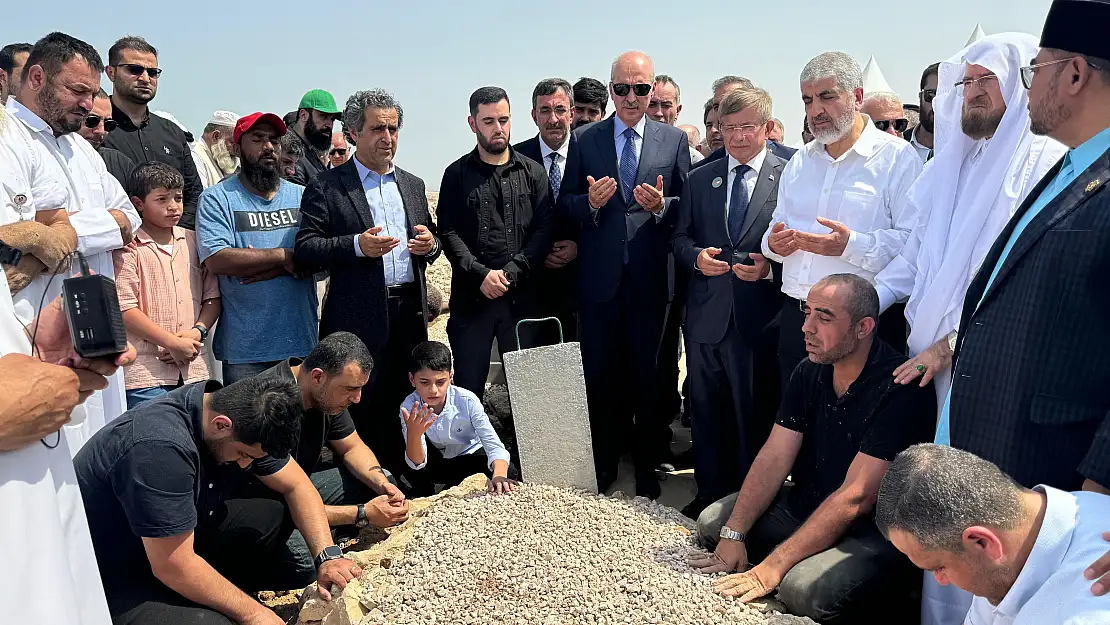 Haniye, Katar'da toprağa verildi