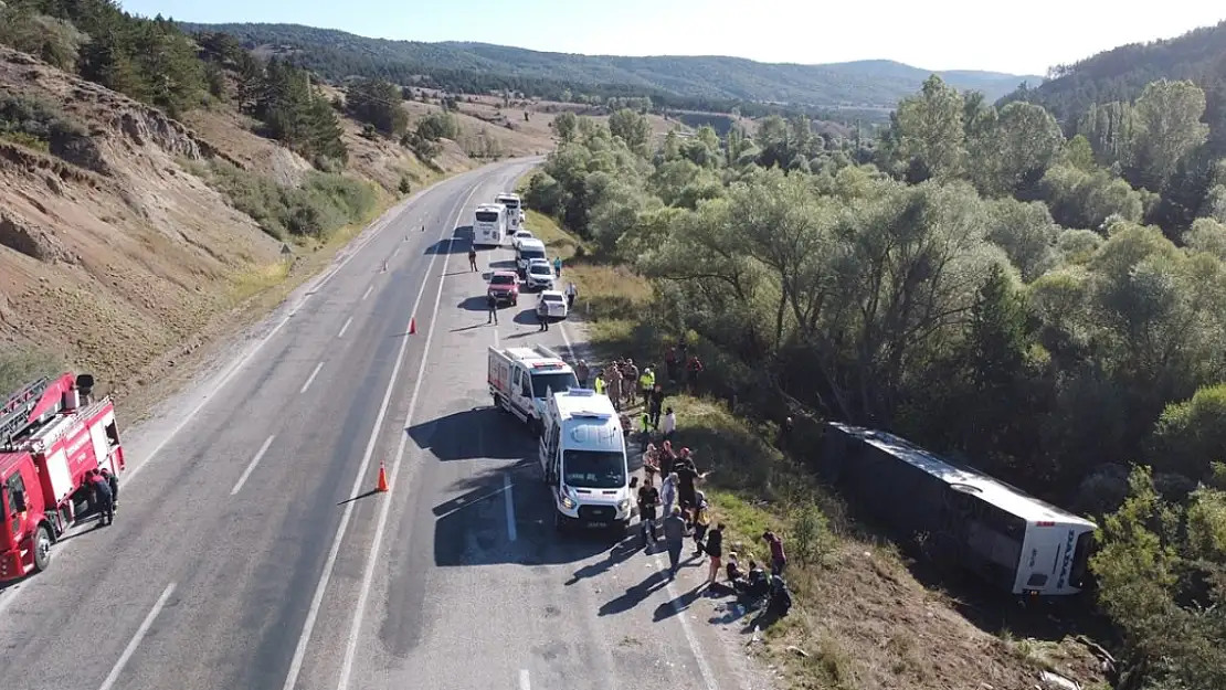 Yolcu otobüsünde 1 kişi öldü, 33 kişi yaralandı