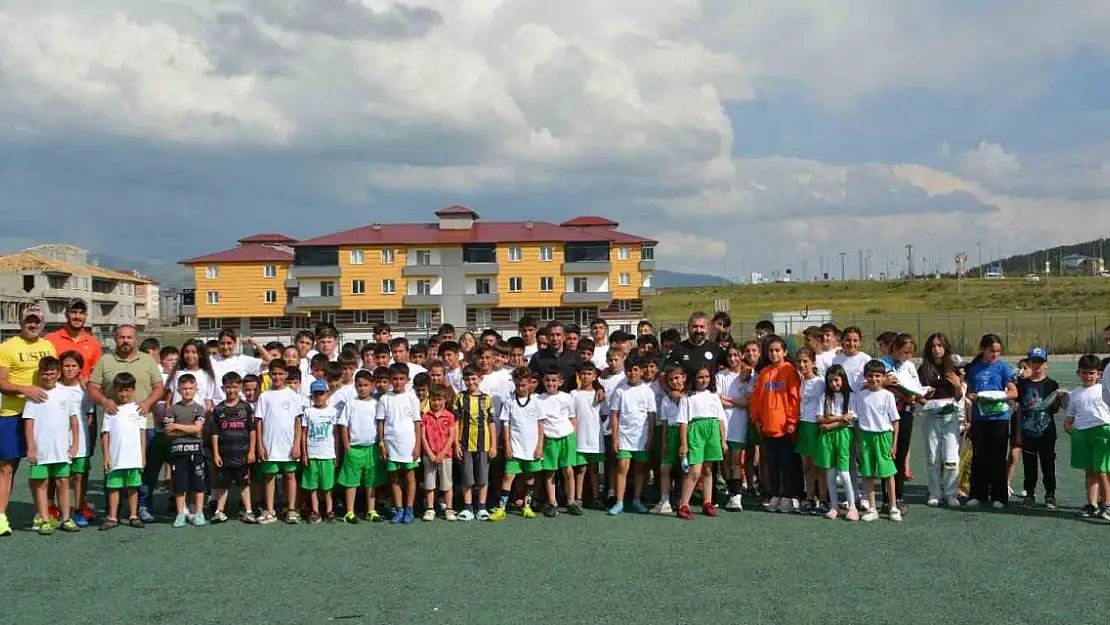 Sarıkamış'ta çocuklar önce Kuran kursu, sonra spora koşuyor