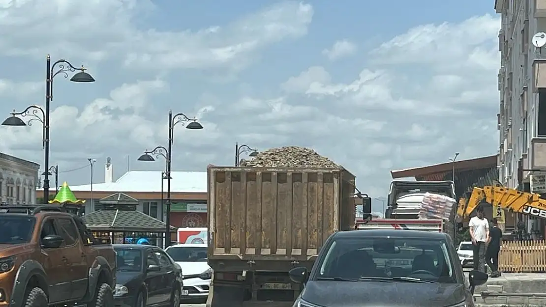 İnşaat Dönemi Trafiği Kilitliyor