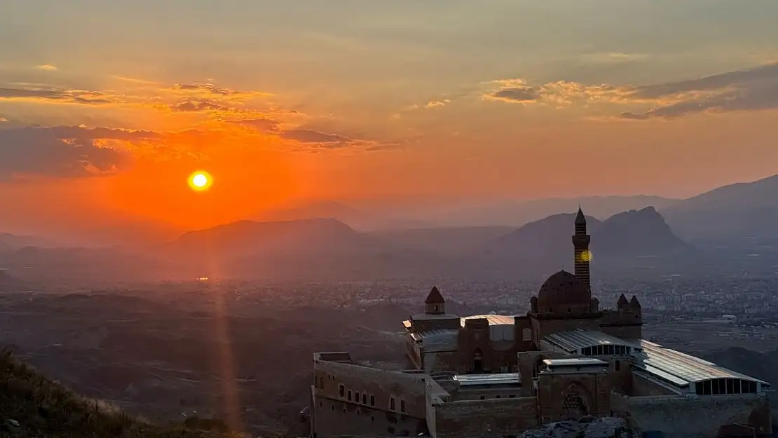 Saray gün batımında bir başka güzel