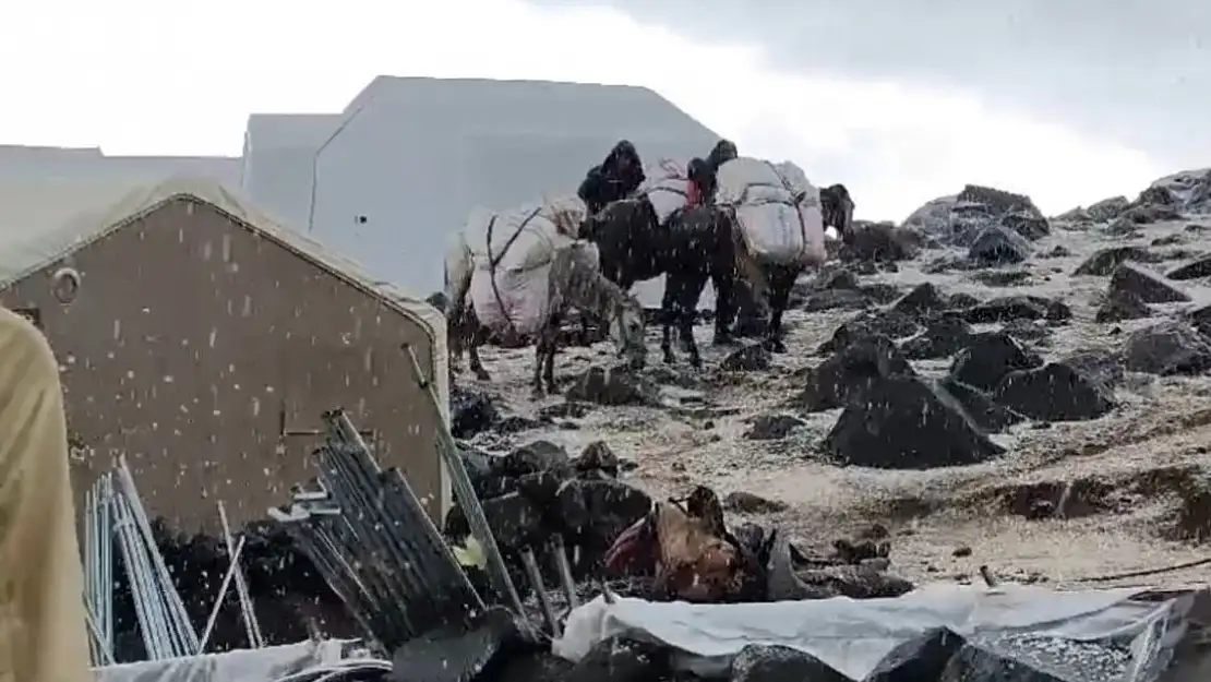 Zirveye ulaşmak için engel tanımadılar