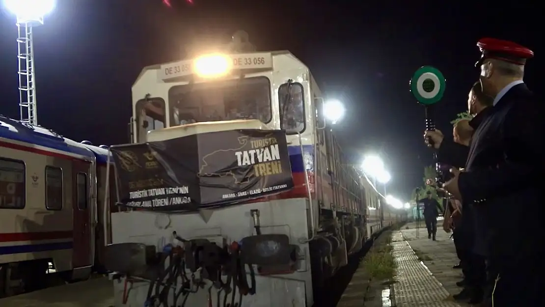 Turistik Tatvan Treni Tatvan'da coşkuyla karşılandı