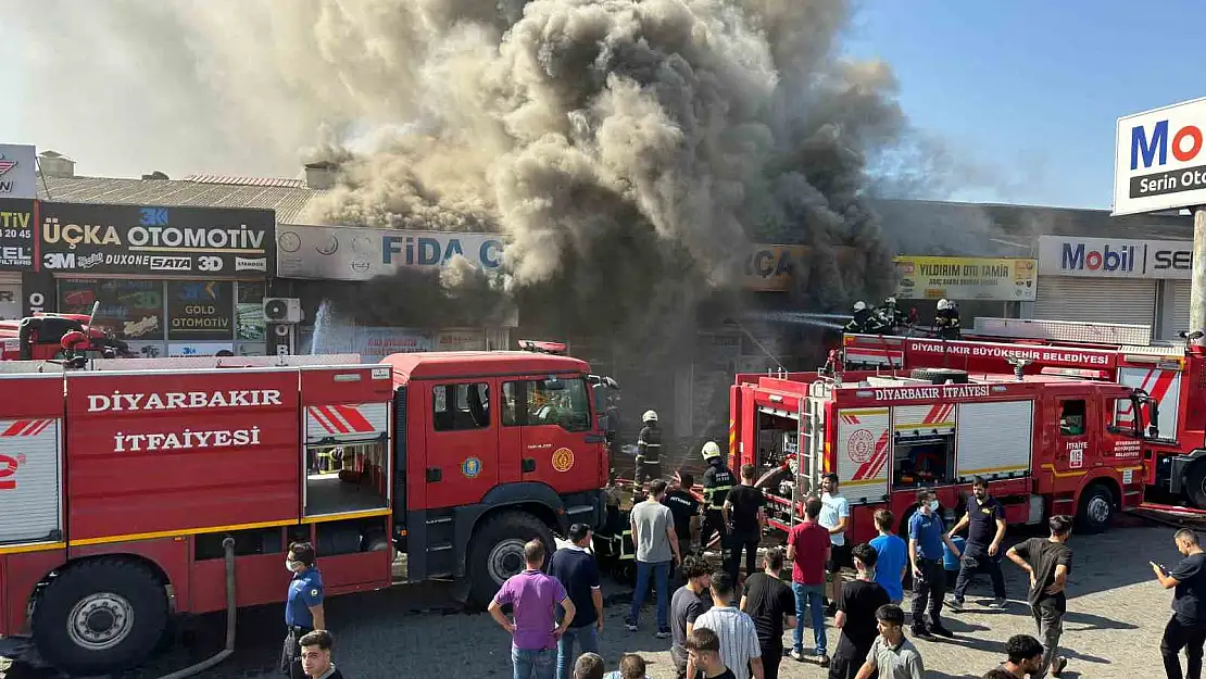Diyarbakır'da 3. Sanayi Sitesi'nde yangın çıktı