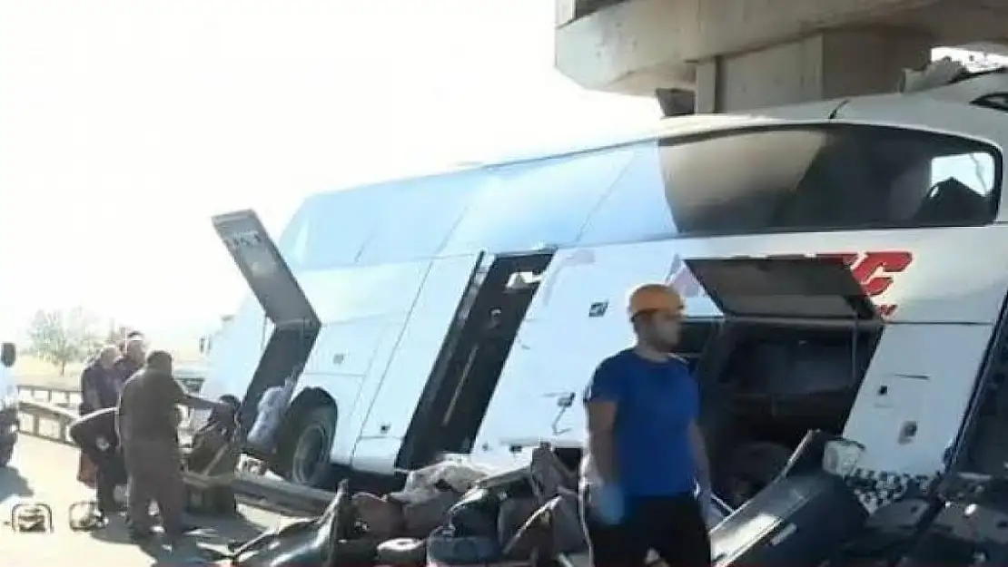 Ağrı otobüsünde facia: 9 ölü ve 26 yaralı