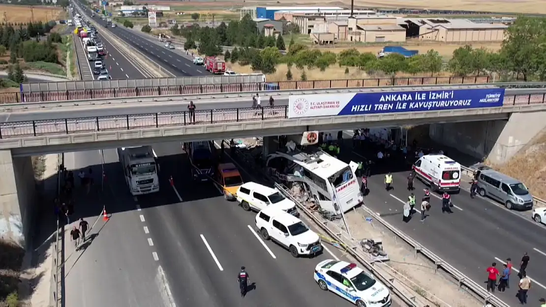 Sağlık Bakanı Memişoğlu'dan feci kazayla ilgili açıklama