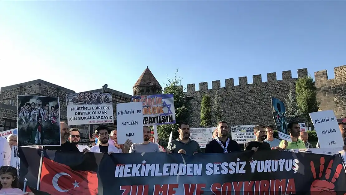 Erzurum'da sağlık çalışanları 39 haftadır Gazze için sessiz yürüyüş yapıyor