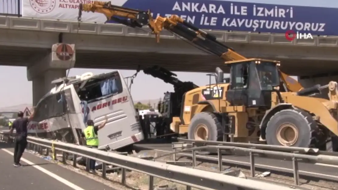 9 kişinin öldüğü yolcu otobüsünün son görüntüleri kameralara yansıdı