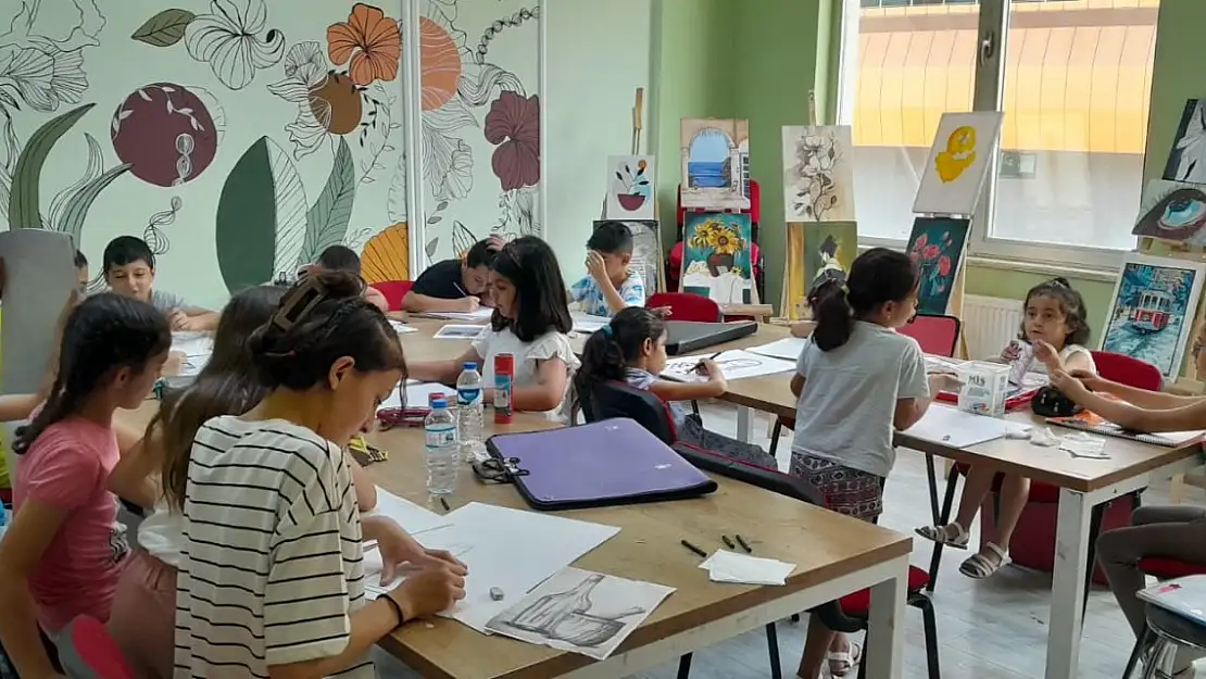 Ağrı'da geleceğin ressamları
