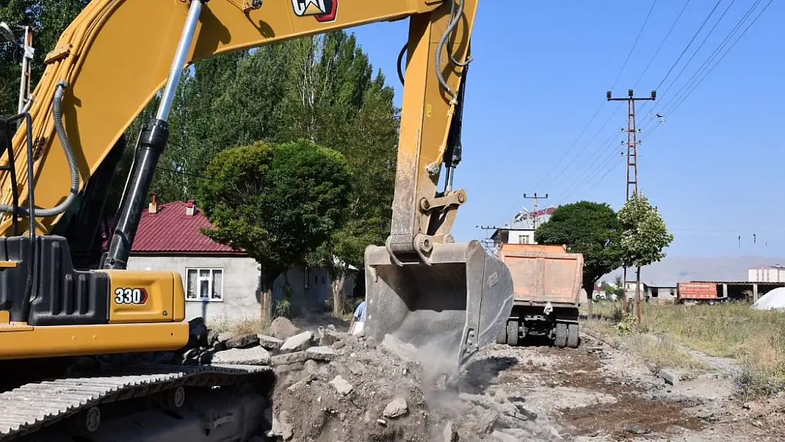 Patnos Belediyesi Asfalt Yenileme Çalışmalarına Devam Ediyor