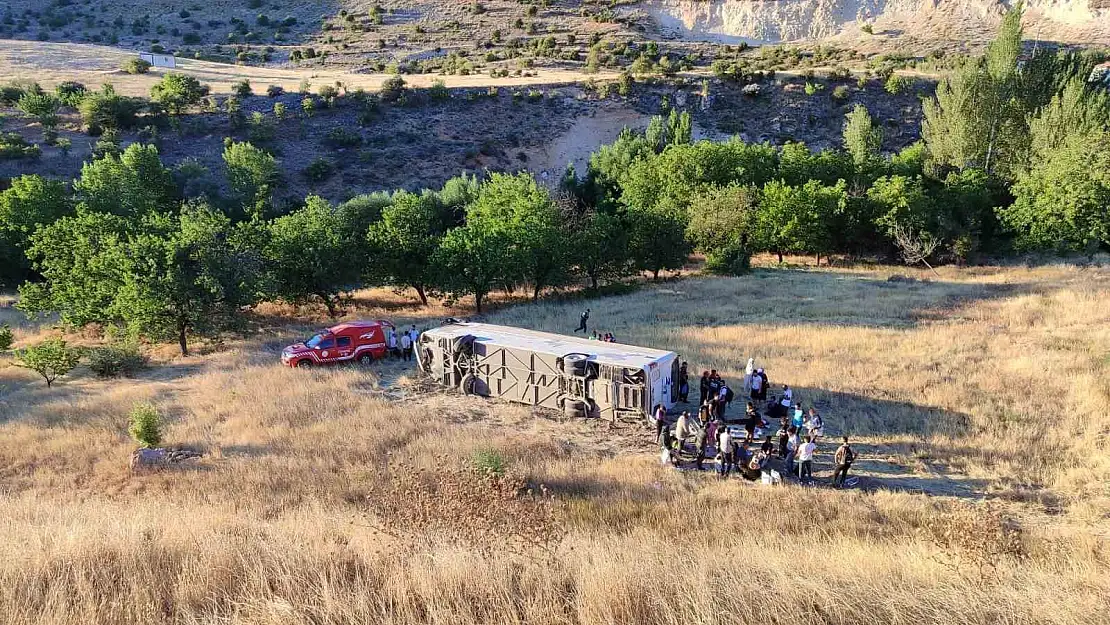 Bodrum-Van seferini yapan yolcu otobüsü şarampole uçtu: 3'ü ağır 11 yaralı