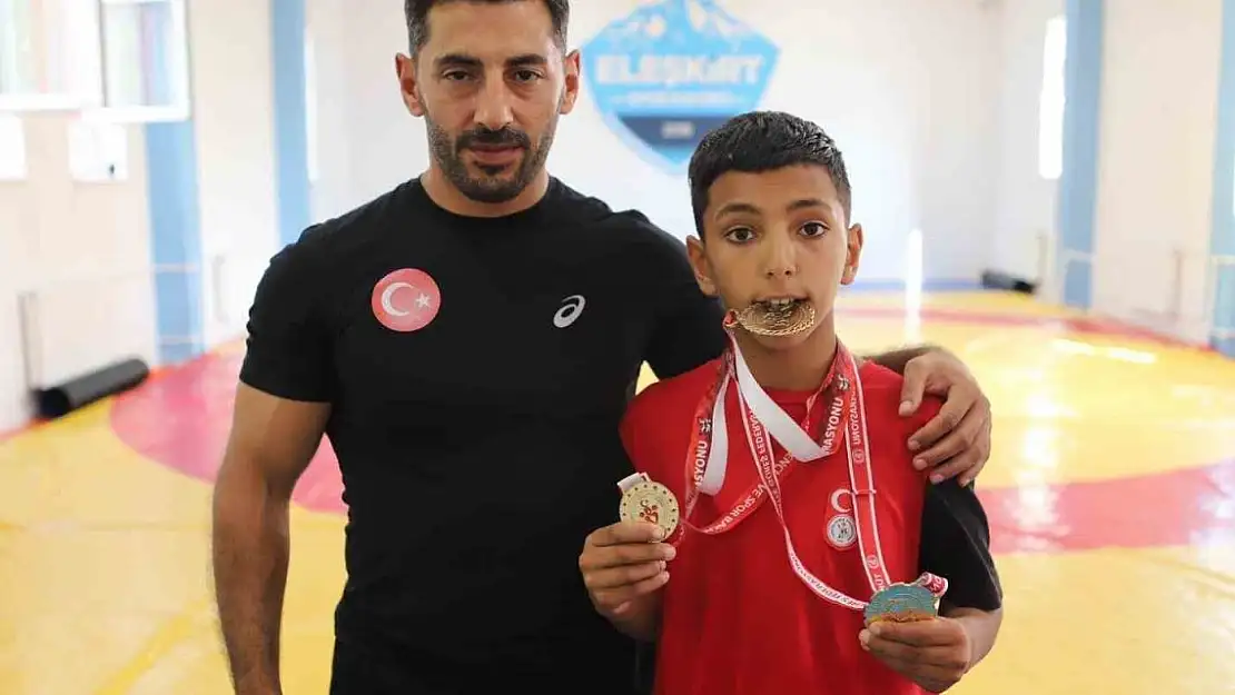 Ağrılı güreşçi rekorlar kırıyor