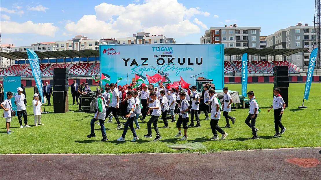 Van'da TÜGVA yaz okulu kapanış programı düzenlendi