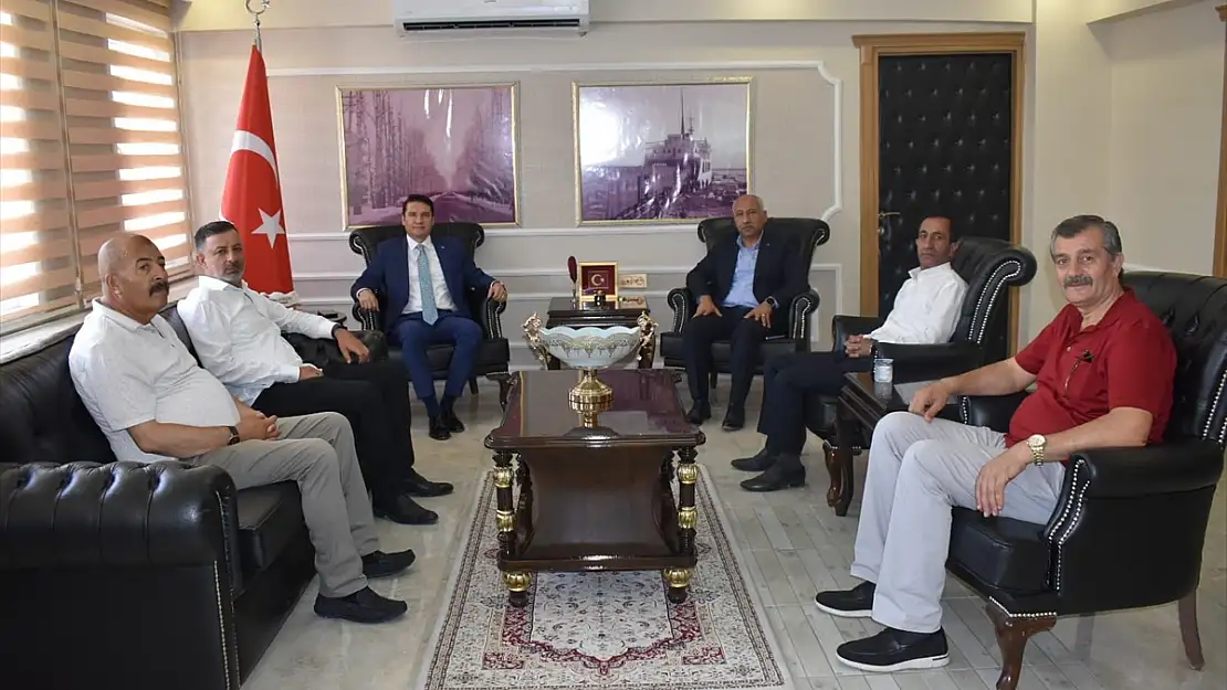 Van'da MHP İl Başkanı Güngöralp'ten Kaymakam Göktaş'a ziyaret