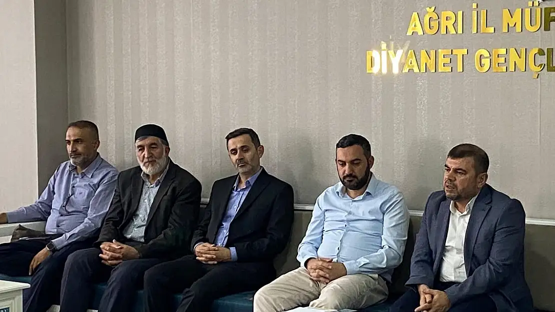 Ağrı'da hac ve umre toplantısı yapıldı