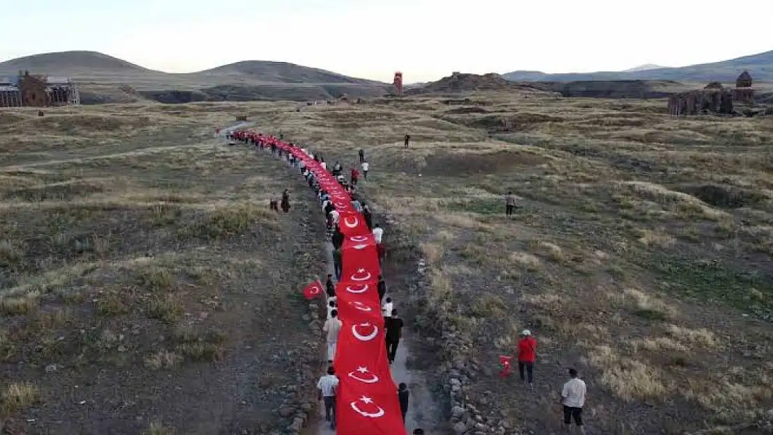 Fetih gününde Ani'de sela sesleri yükseldi