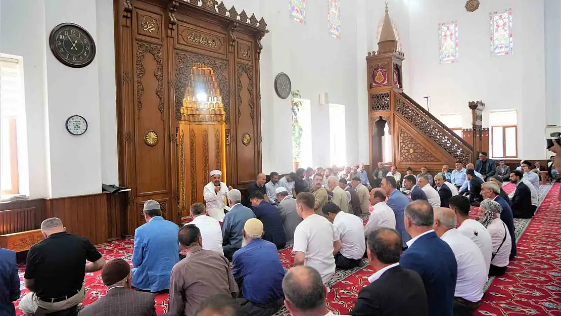 Muş'ta husumetli aileler barıştırıldı