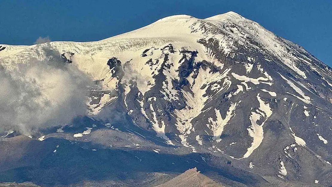 Ağrı Dağı ihtişamıyla hayran bırakıyor