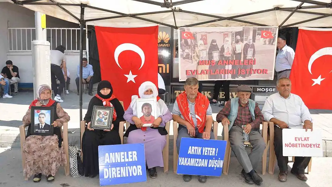 Muş'ta evlat nöbetindeki annenin feryadı yürek dağladı