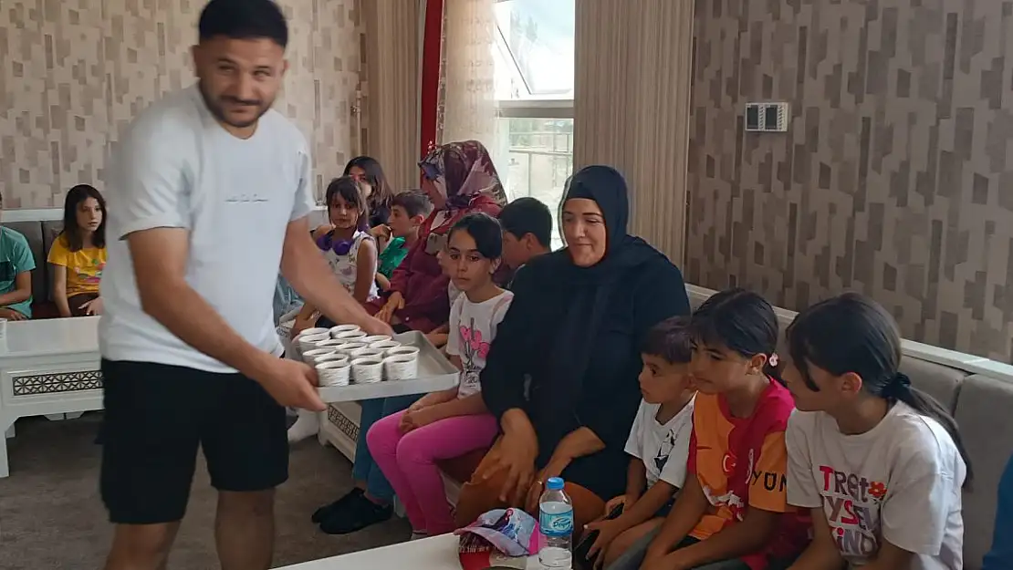 Gençlik Merkezi'nde Sıcak Buluşma