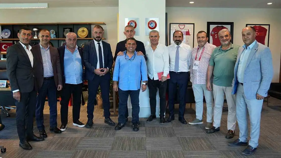TFF 3. Lig kulüp başkanları, TFF Başkanı Hacıosmanoğlu'nu ziyaret etti