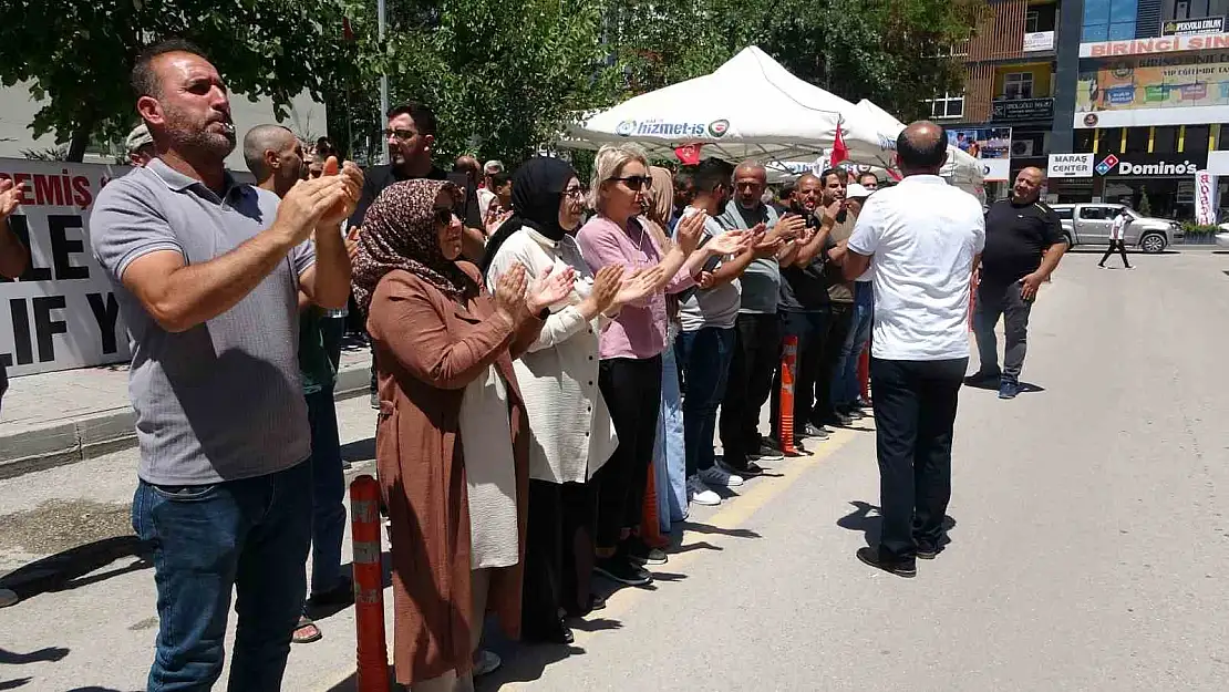 Van'da belediyelerden çıkarılan işçiler 114 gündür haklarını arıyor