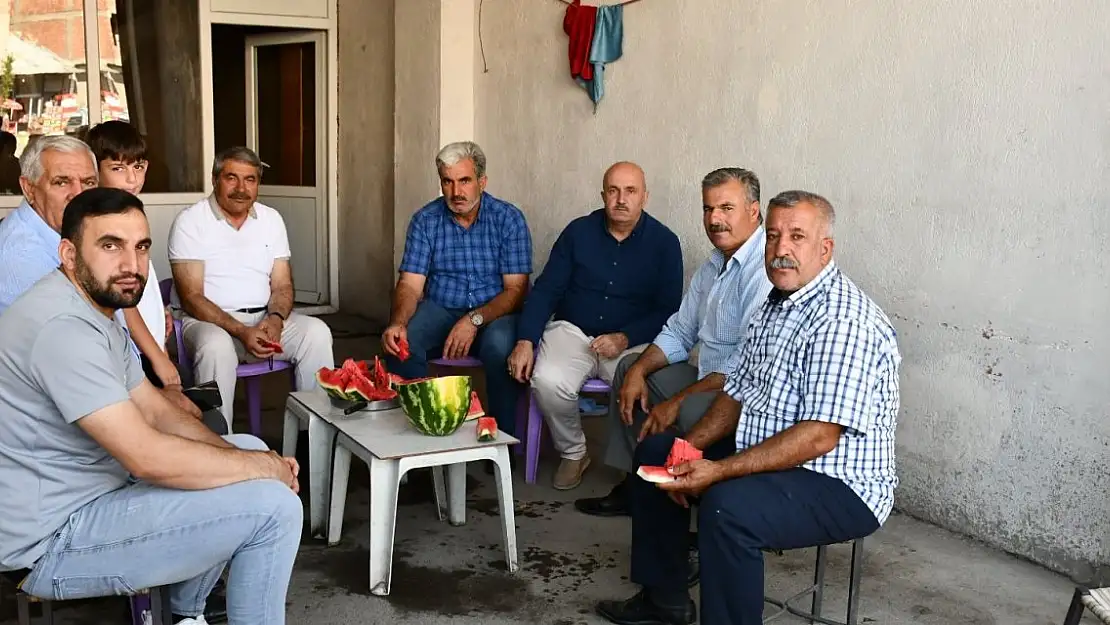 Patnos Belediye Başkanı Taşkın Makamını Sokağa Taşıdı
