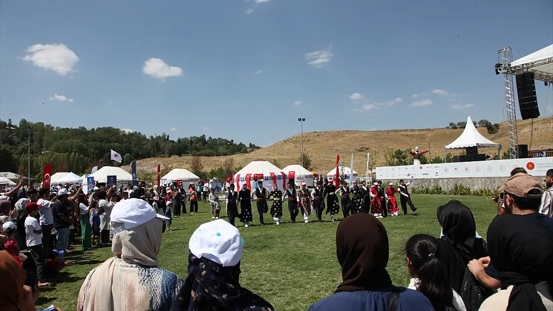 Ahlat'ta Malazgirt Zaferi kutlamalarına yoğun ilgi