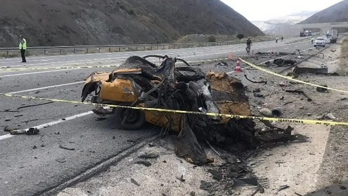Yine Ağrı aracı yine kaza: 4 kişi öldü, 2 kişi yaralandı