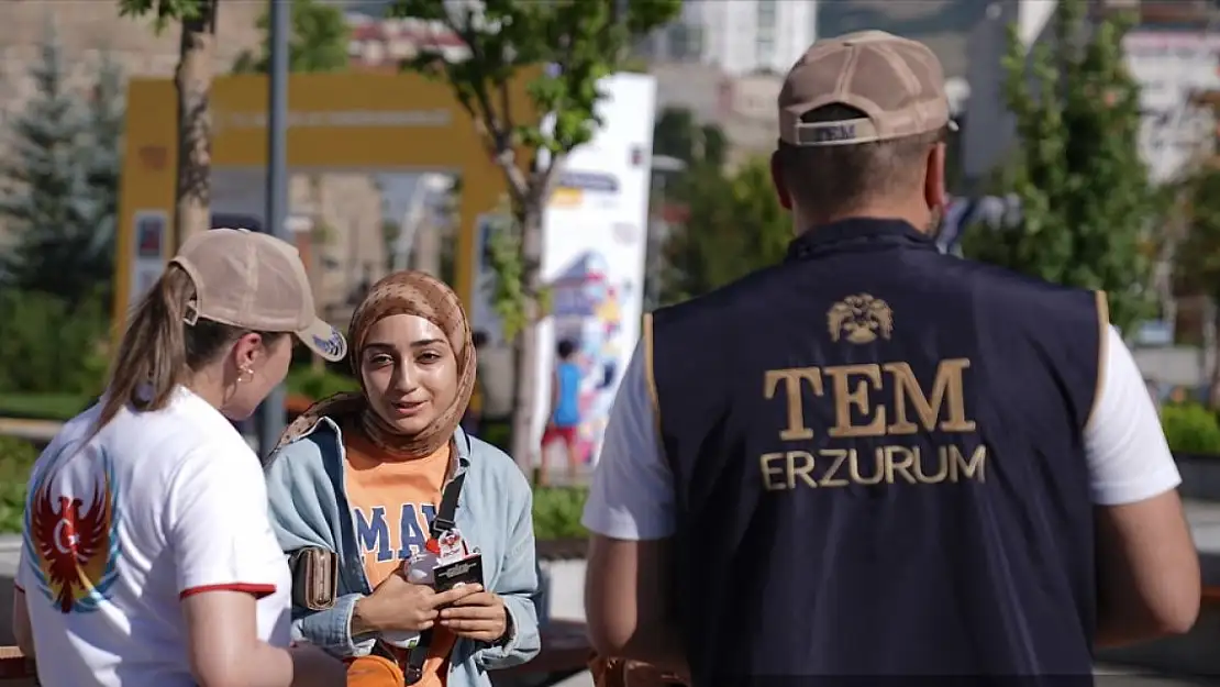Erzurum'da polisler 20 bin kişiyi terör konusunda bilgilendirdi