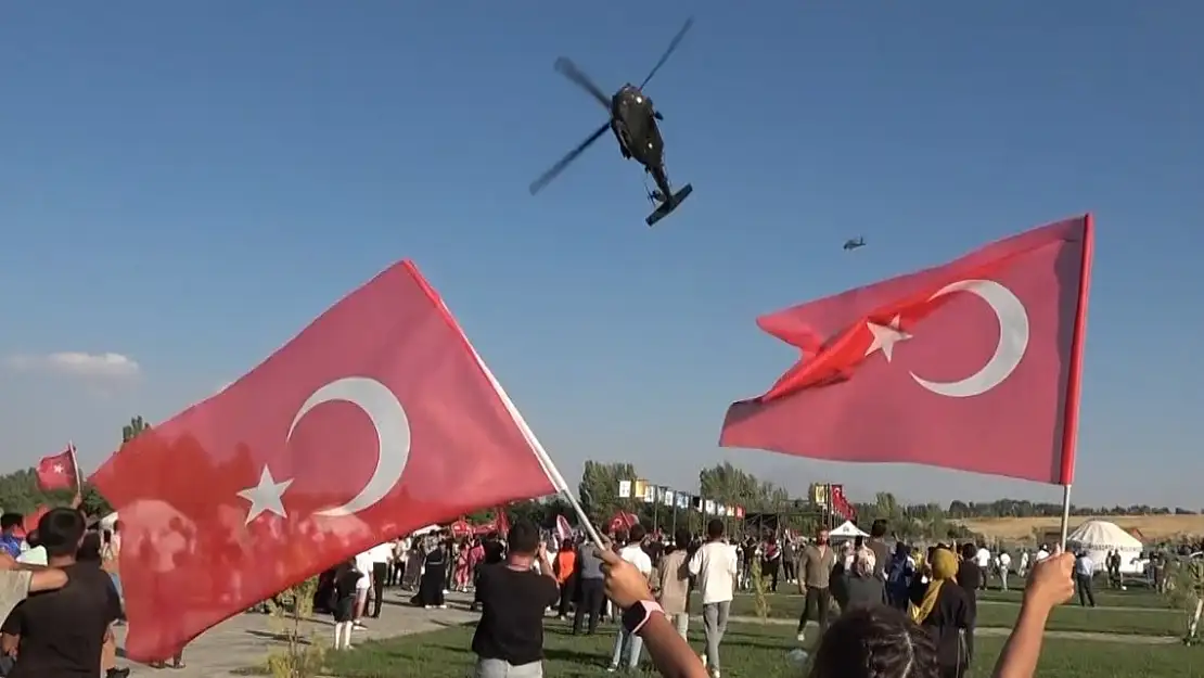 Muş'ta Çelik Kanatlar nefes kesti