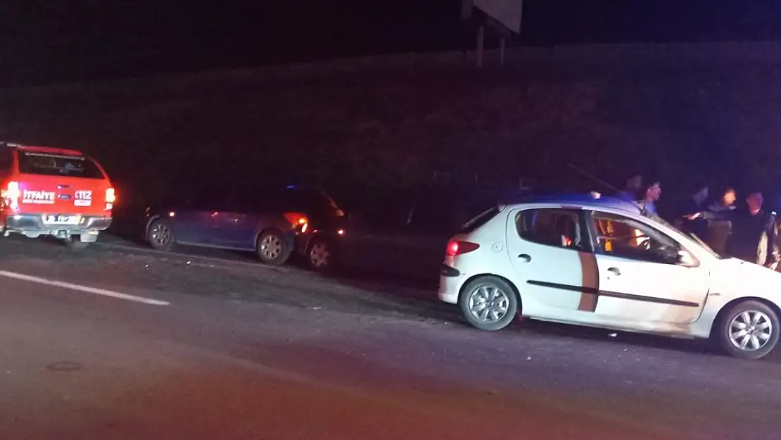 Erzurum'da 5 aracın karıştığı kazada 8 kişi yaralandı
