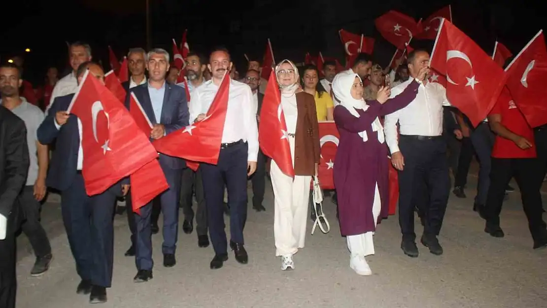 Malazgirt Zaferi'nin 953. yıl dönümünde fener alayı düzenlendi